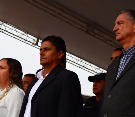 Confira as fotos do desfile cívico do aniversário de 61 anos de Bandeirantes